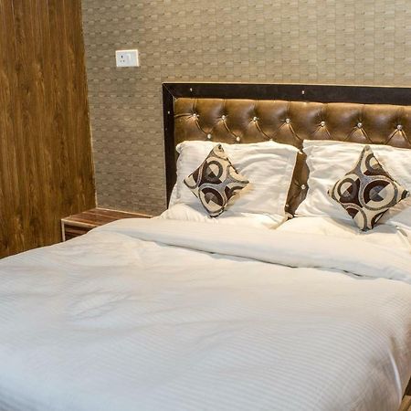 Hotel Varanasi Ganges Екстериор снимка
