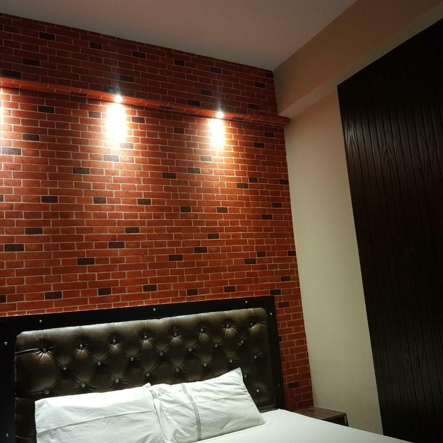 Hotel Varanasi Ganges Екстериор снимка