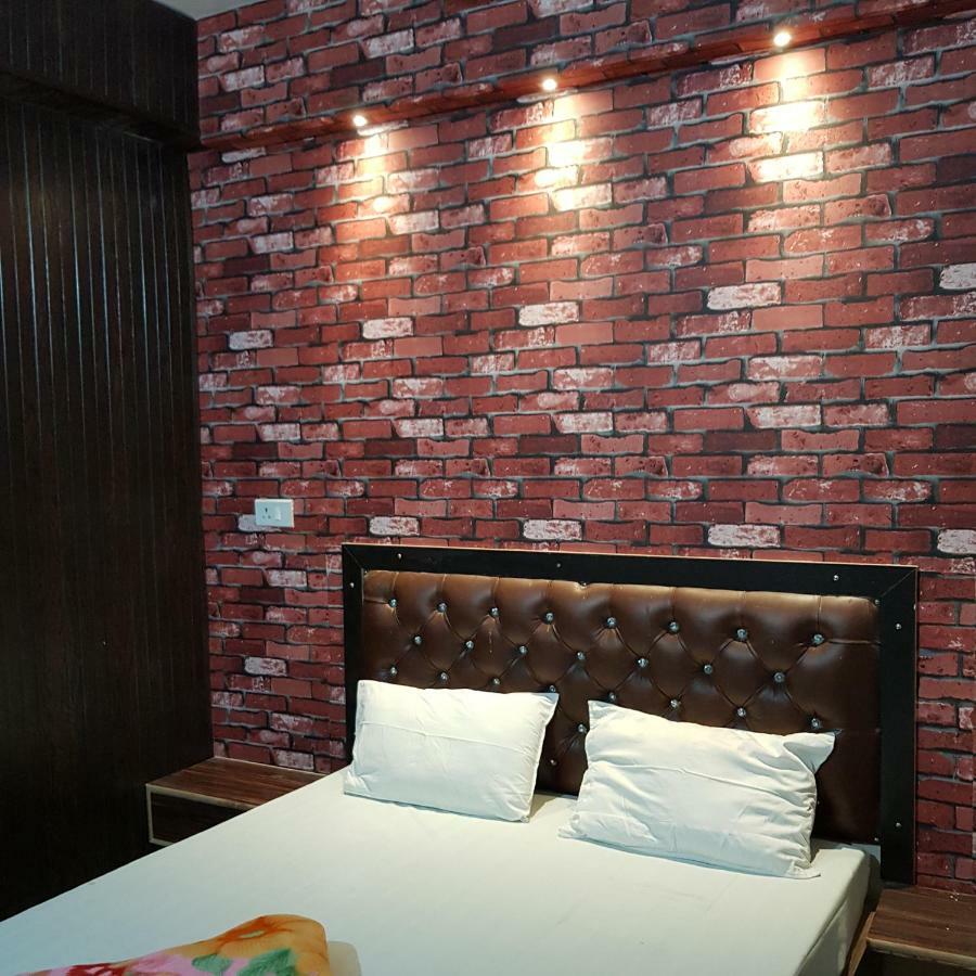 Hotel Varanasi Ganges Екстериор снимка