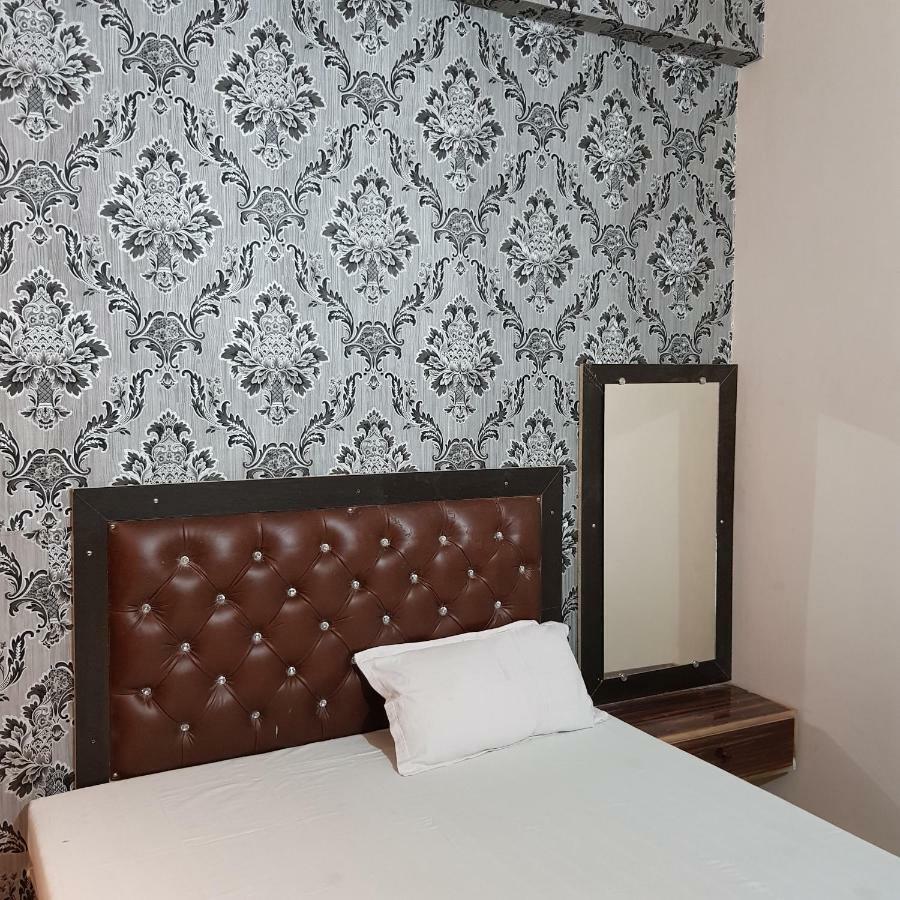 Hotel Varanasi Ganges Екстериор снимка