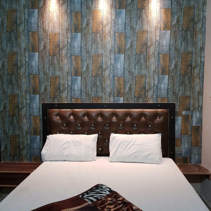 Hotel Varanasi Ganges Екстериор снимка