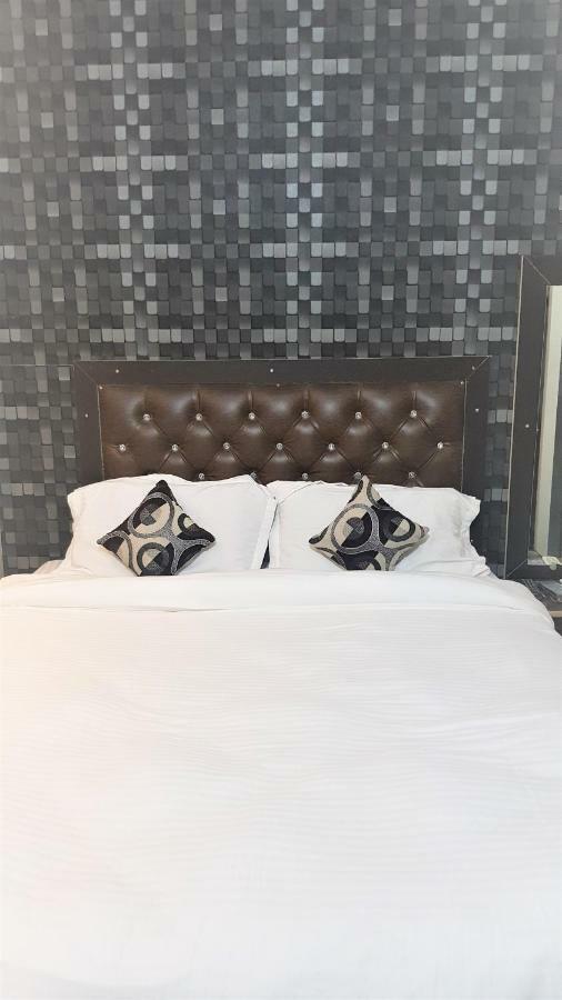 Hotel Varanasi Ganges Екстериор снимка