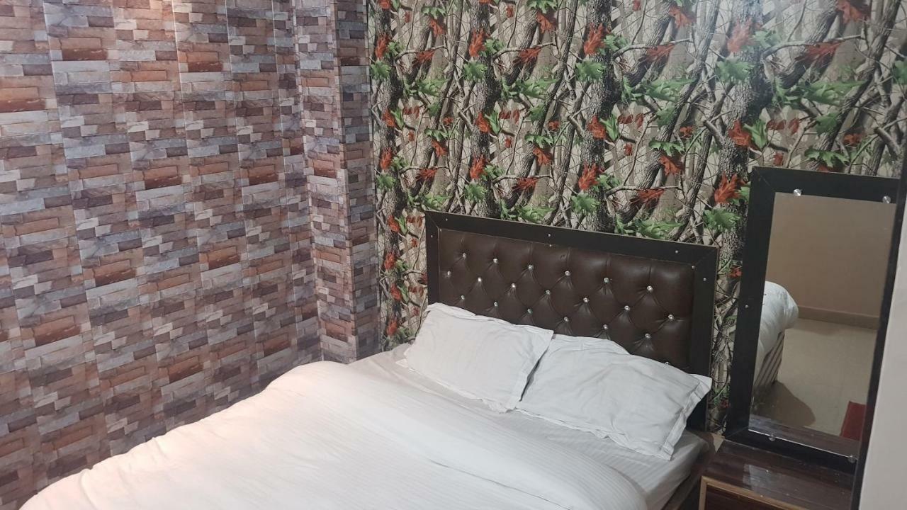 Hotel Varanasi Ganges Екстериор снимка