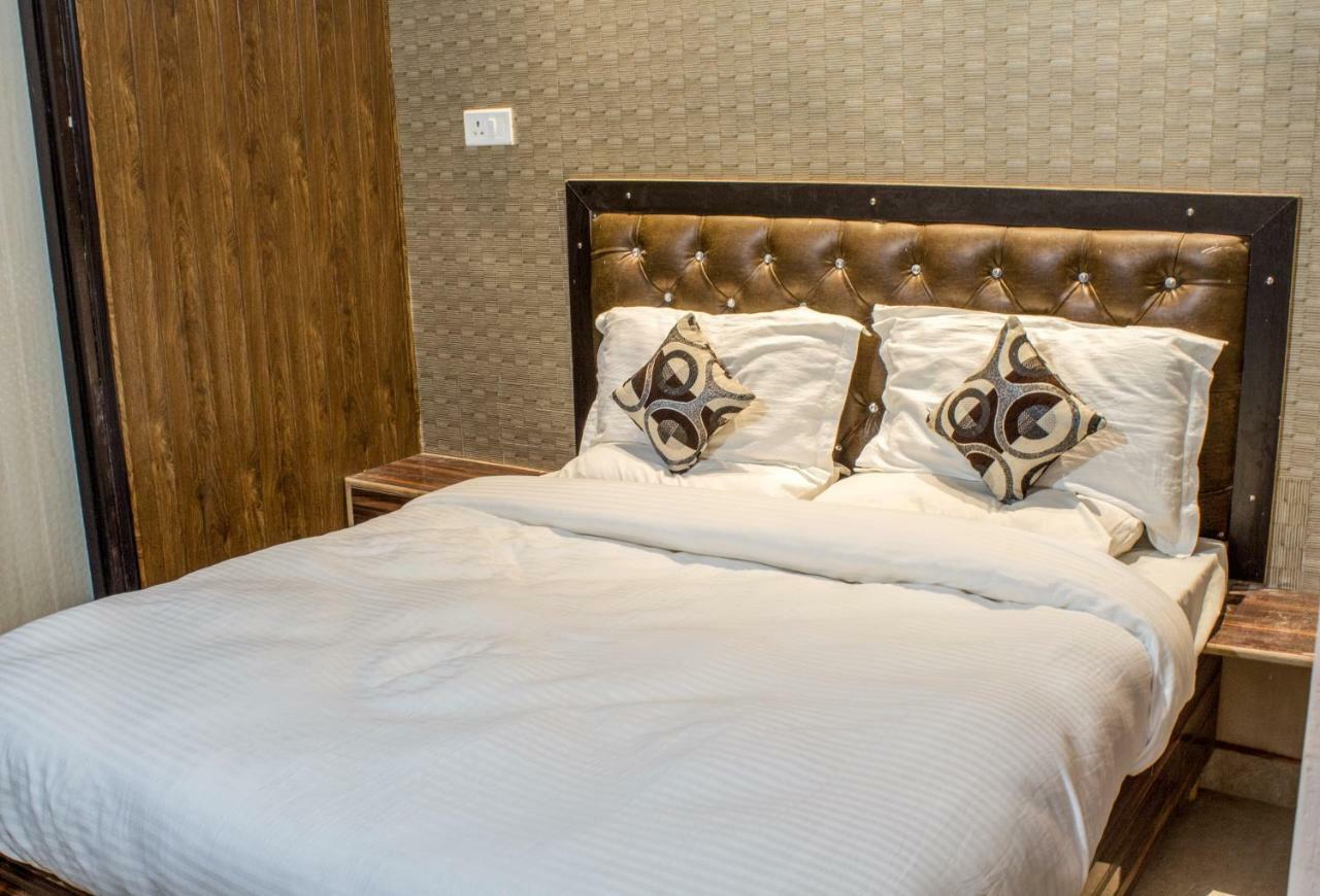 Hotel Varanasi Ganges Екстериор снимка