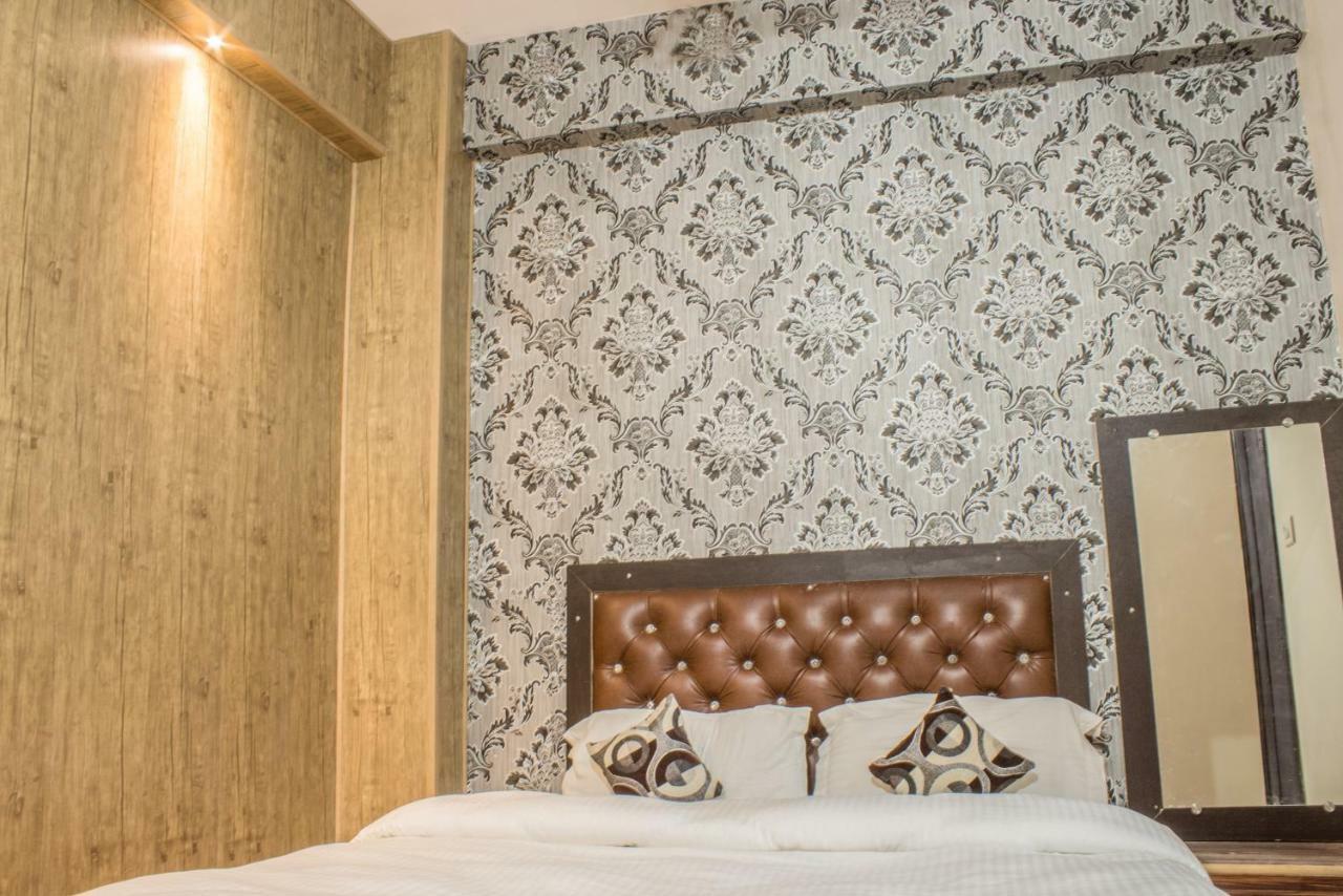 Hotel Varanasi Ganges Екстериор снимка
