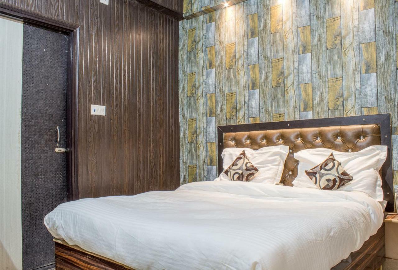 Hotel Varanasi Ganges Екстериор снимка
