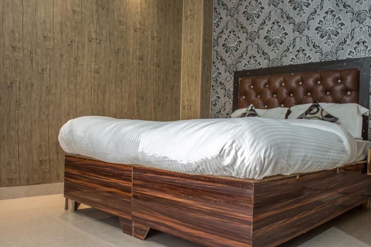 Hotel Varanasi Ganges Екстериор снимка