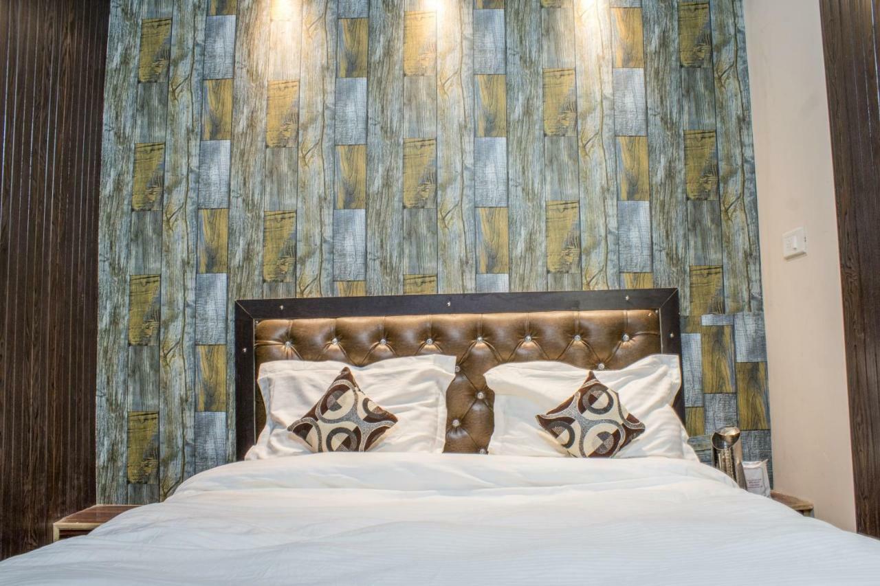 Hotel Varanasi Ganges Екстериор снимка