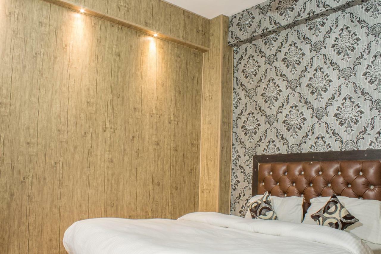 Hotel Varanasi Ganges Екстериор снимка