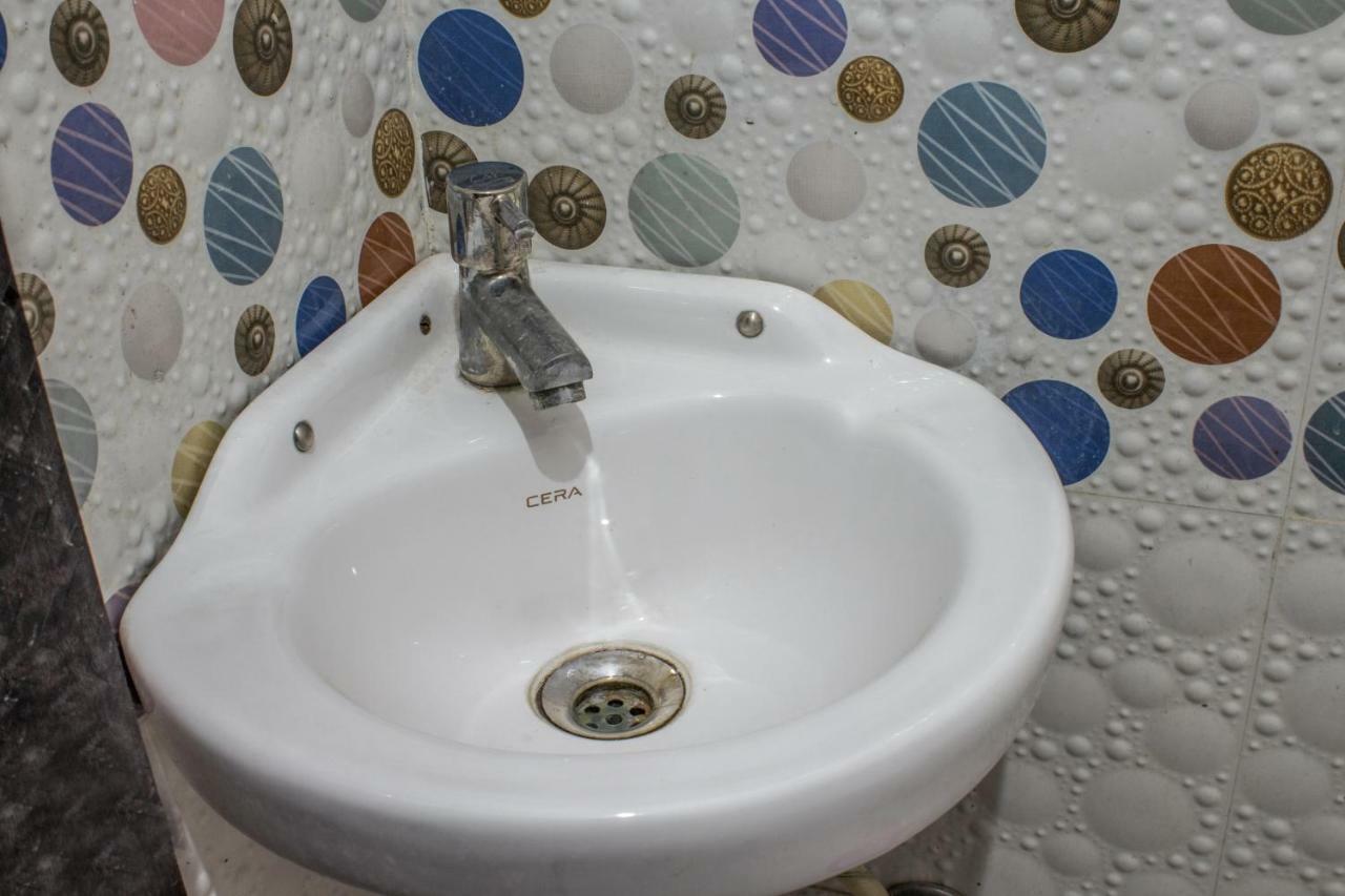 Hotel Varanasi Ganges Екстериор снимка